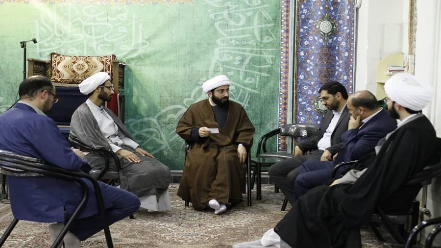 بازدید دبیر امر به معروف و مدیر کمیته امداد خراسان رضوی از مدرسه علمیه ولایت